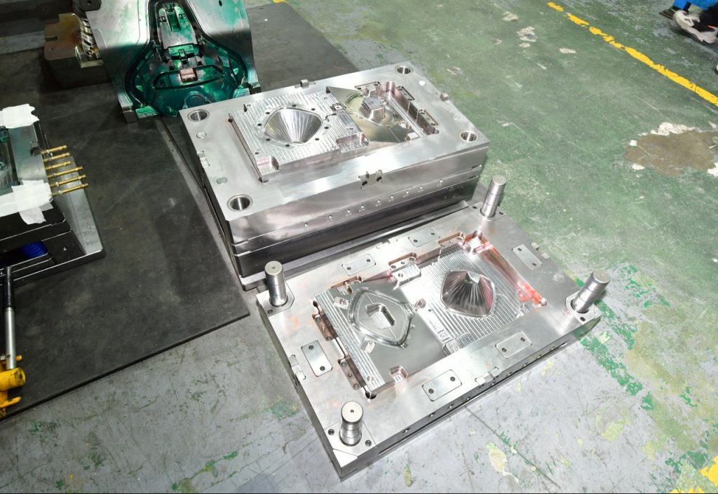plastic injection molding factory in China